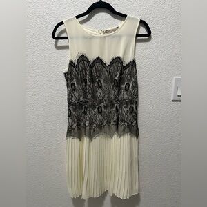 Darling dress pleats and lace S